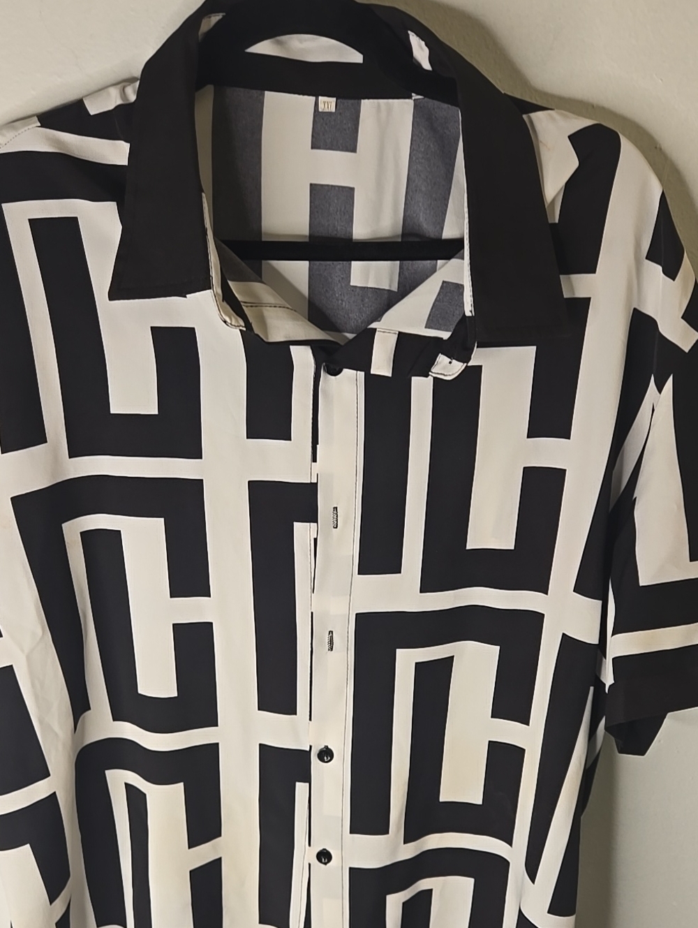 Men's Geometric Short Sleeve Shirt - Black & White - Picture 2 of 5